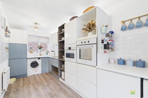 3 bedroom terraced house for sale, The Knolls, Bicton Heath, Shrewsbury
