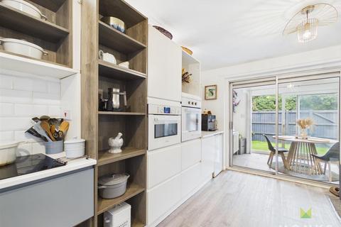 3 bedroom terraced house for sale, The Knolls, Bicton Heath, Shrewsbury