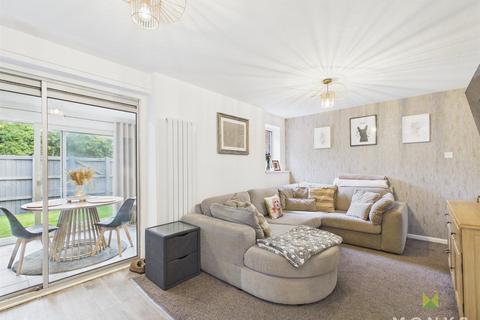 3 bedroom terraced house for sale, The Knolls, Bicton Heath, Shrewsbury