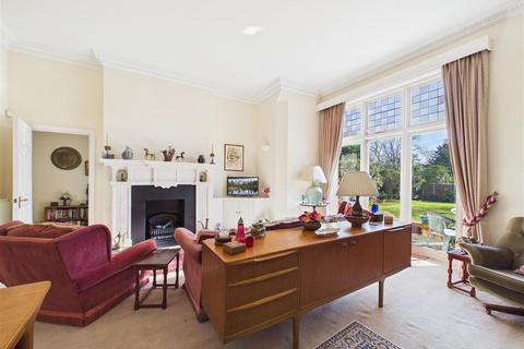 undefined, Beauchamp Road, East Molesey