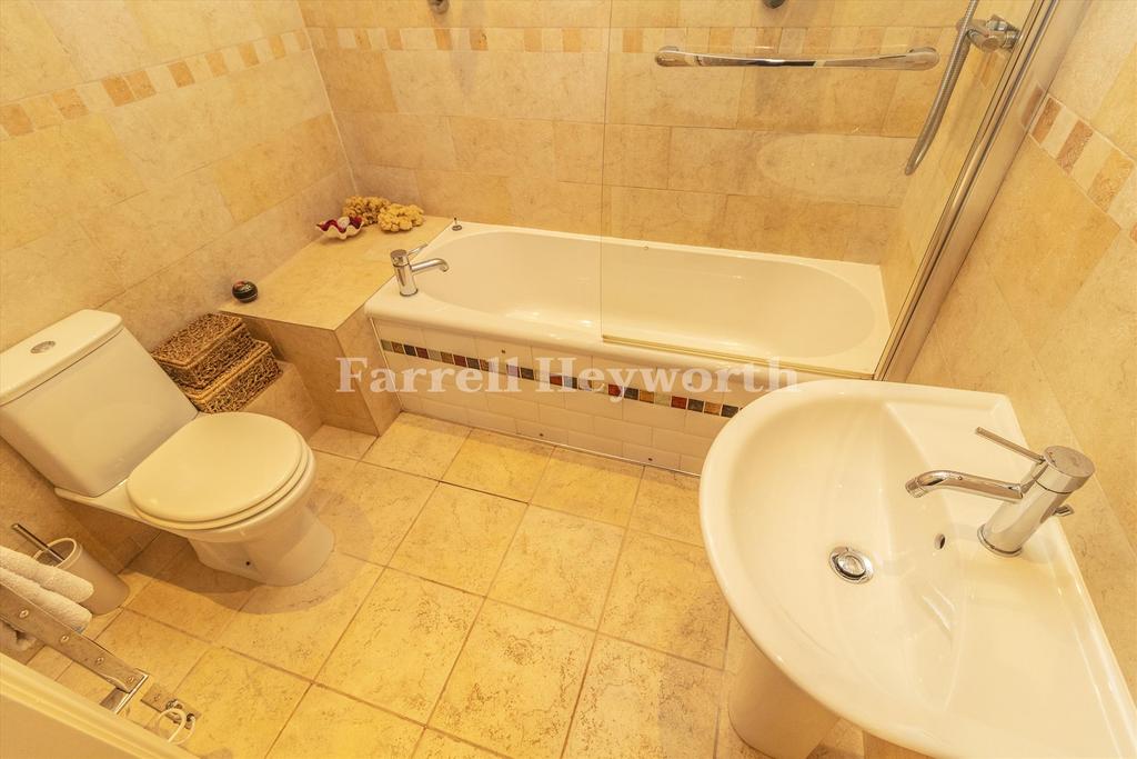 Bathroom image 2