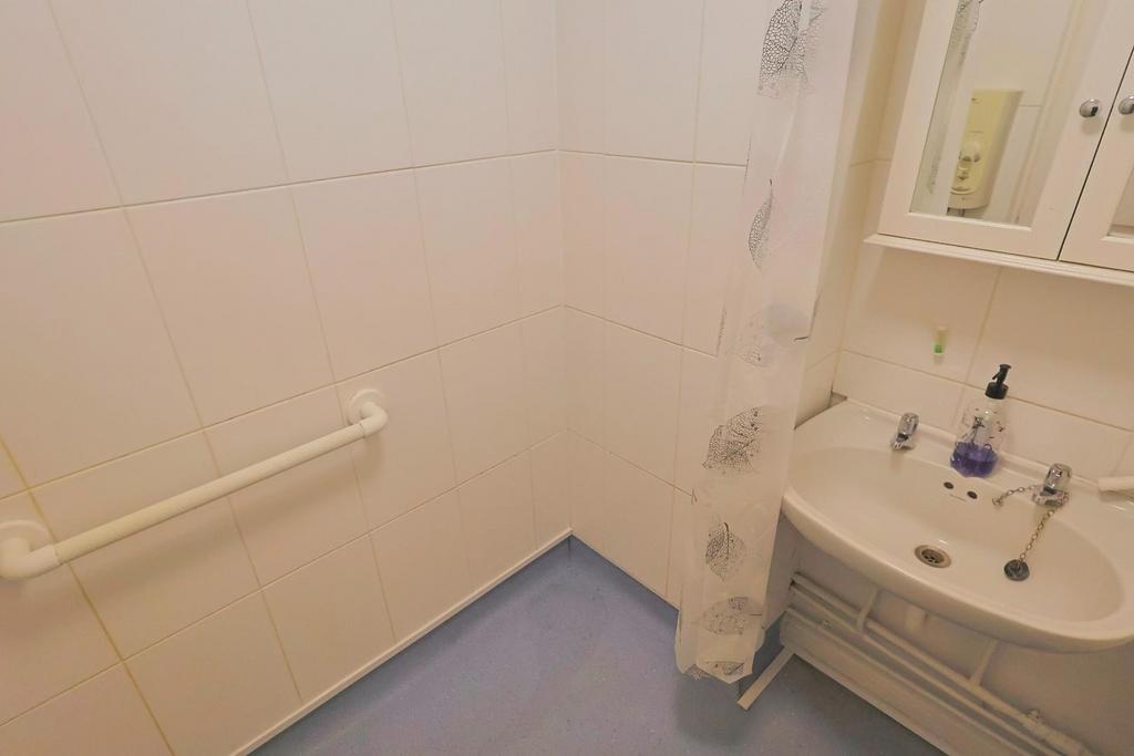 Shower/Wet-room