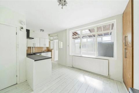 4 bedroom semi-detached house for sale, Wakemans Hill Avenue, London, NW9
