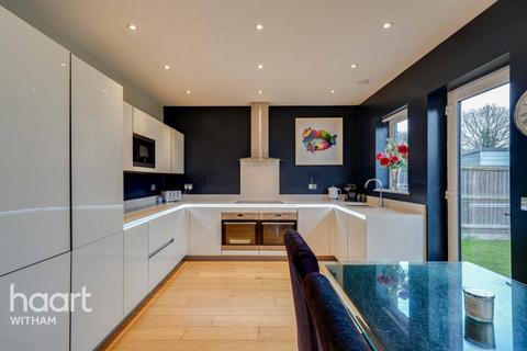 4 bedroom detached house for sale, Darnet Road, Tollesbury