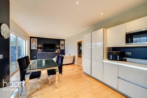 4 bedroom detached house for sale, Darnet Road, Tollesbury