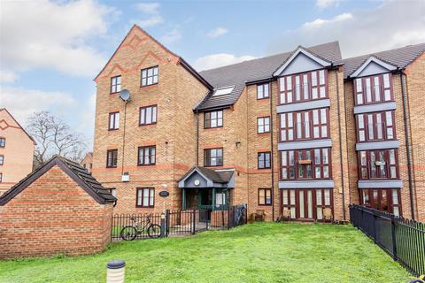 2 bedroom flat to rent, Jensen House, Bow, E3