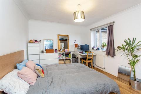 2 bedroom flat to rent, Jensen House, Bow, E3