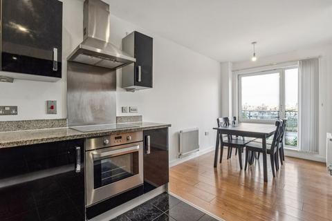 3 bedroom flat for sale, Olympian Way, London SE10