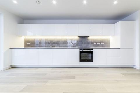 3 bedroom flat to rent, Carrick House, Royal Wharf E16