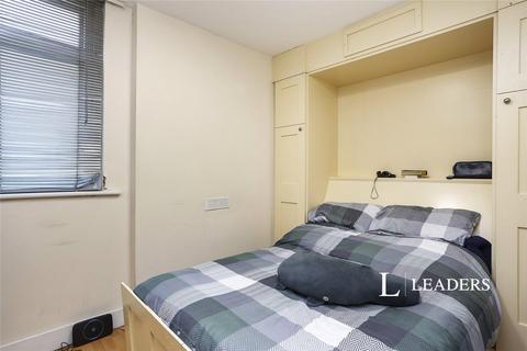 Studio to rent, Hither Green Lane, London, SE13