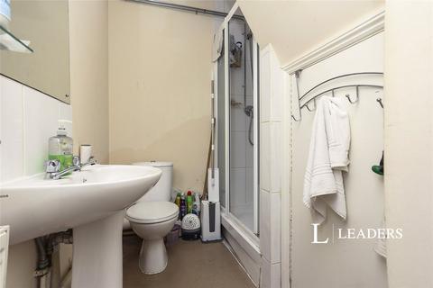 Studio to rent, Hither Green Lane, London, SE13