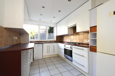 2 bedroom maisonette for sale, Warren Avenue Bromley BR1