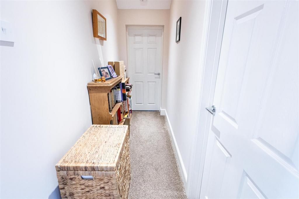 8 Verstone Rd 38.jpg