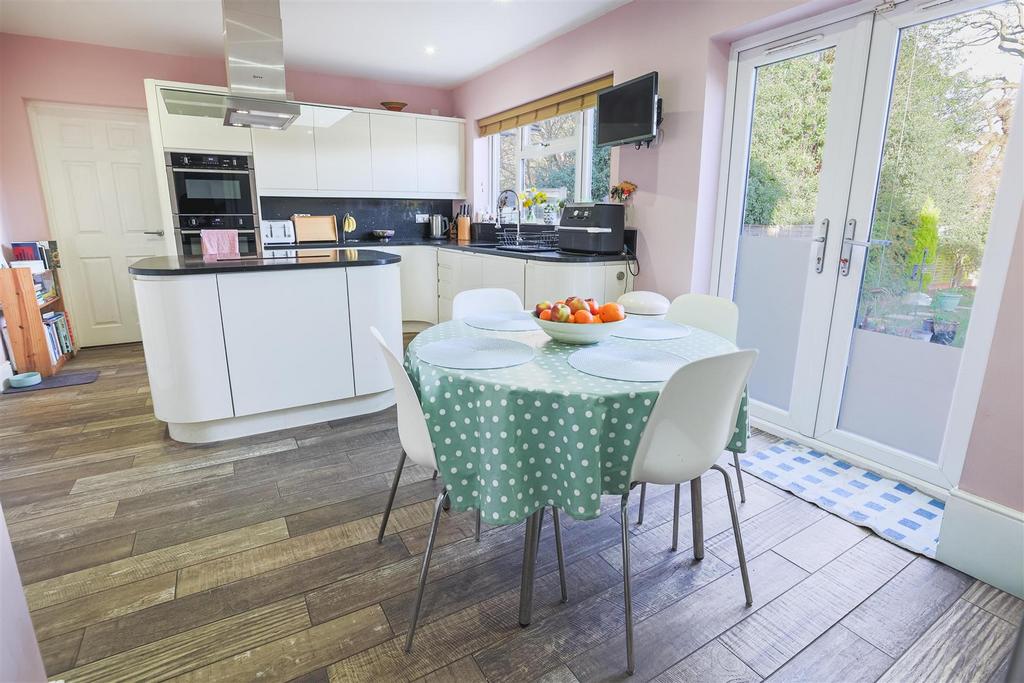 8 Verstone Rd 21.jpg
