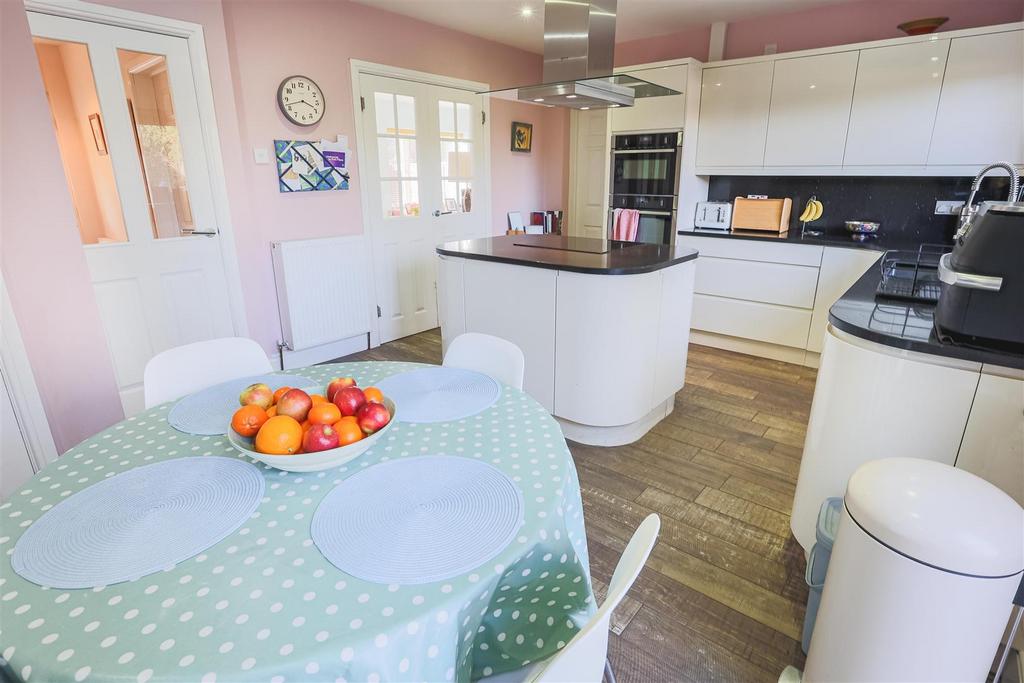 8 Verstone Rd 23.jpg