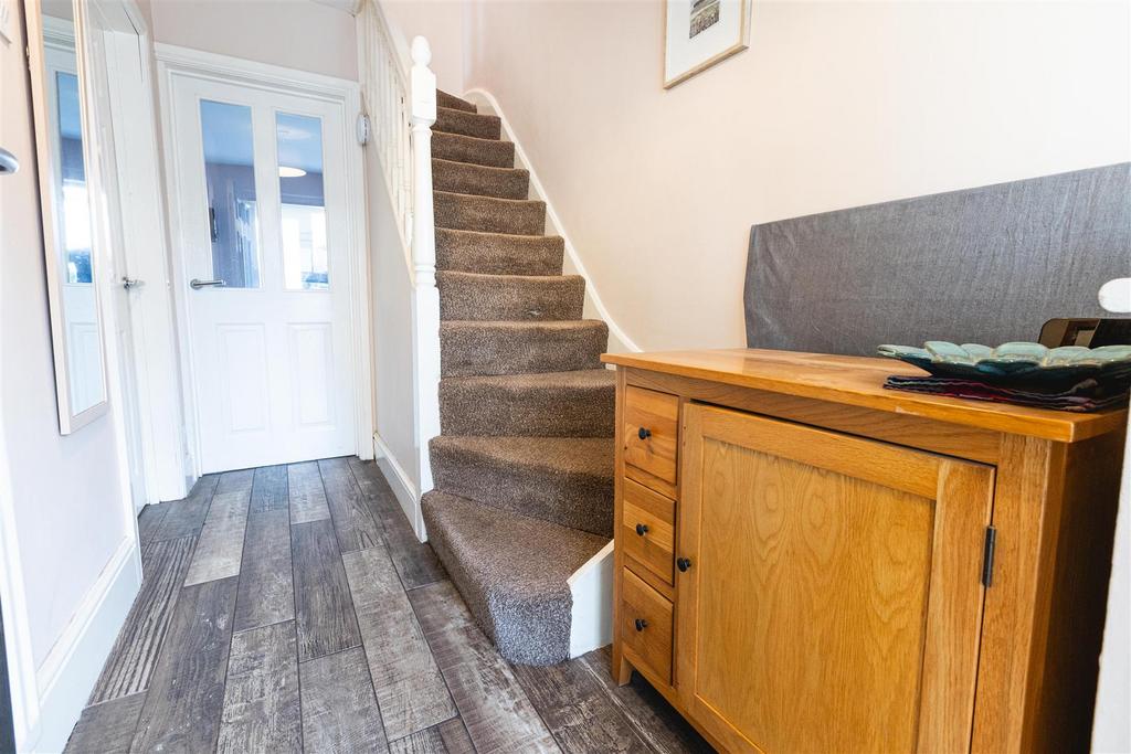 8 Verstone Rd 27.jpg