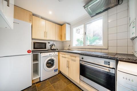 2 bedroom flat to rent, Redcliffe Gardens London SW10