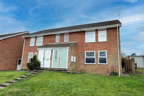 2 bedroom maisonette to rent, Delamere Gardens, Linslade