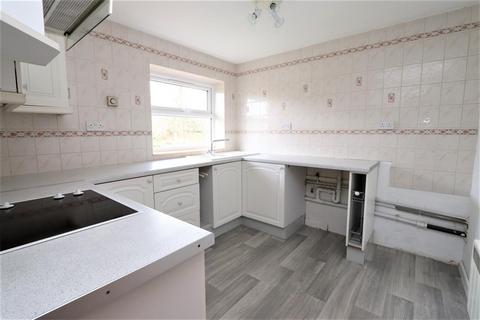 2 bedroom maisonette to rent, Delamere Gardens, Linslade