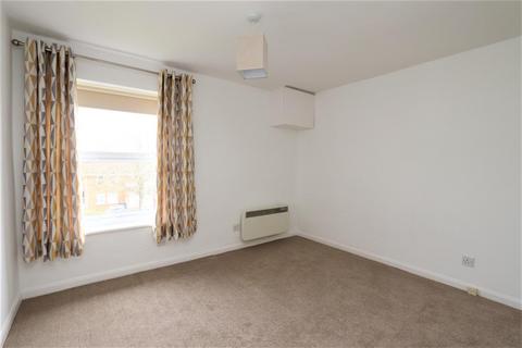 2 bedroom maisonette to rent, Delamere Gardens, Linslade