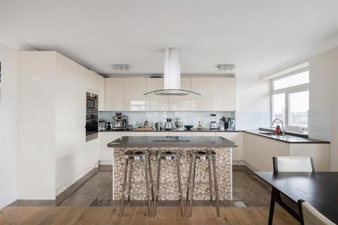 3 bedroom flat to rent, Queensmead, St John's Wood, NW8