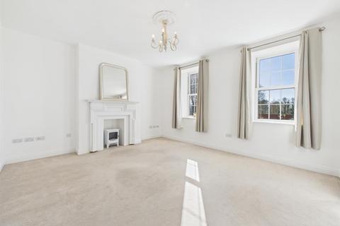 2 bedroom house for sale, Beautifully presented and notably light apartment