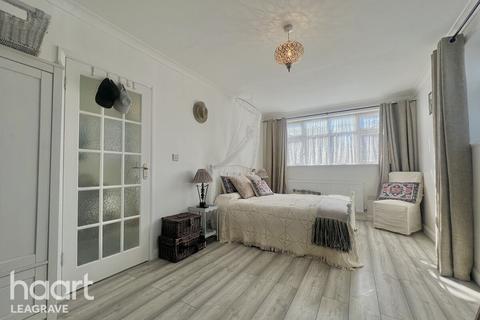 3 bedroom detached bungalow for sale, Wellgate Road, Luton