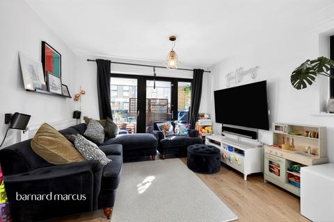 2 bedroom ground floor flat for sale, Eythorne Road, LONDON