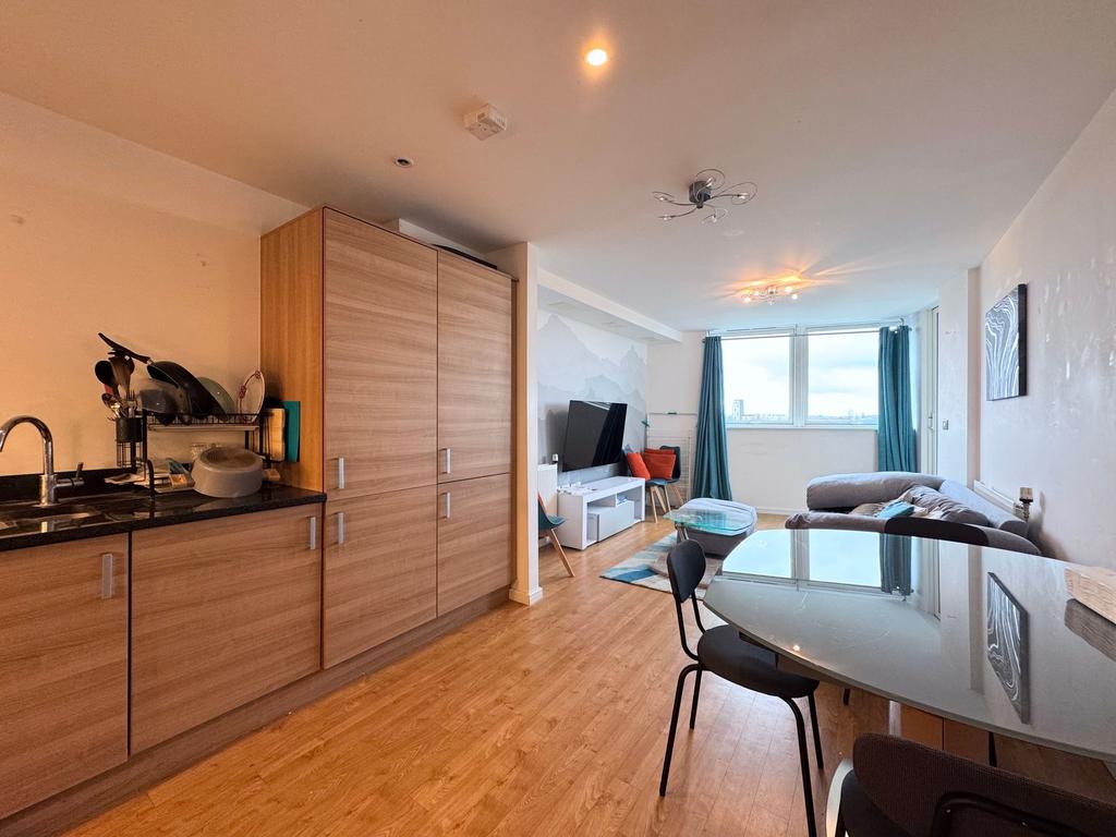 Open plan Lounge/kitchen/dining area