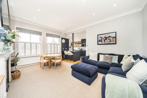 2 bedroom flat to rent, Bedford Hill, London SW12