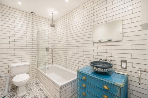 2 bedroom flat to rent, Bedford Hill, London SW12