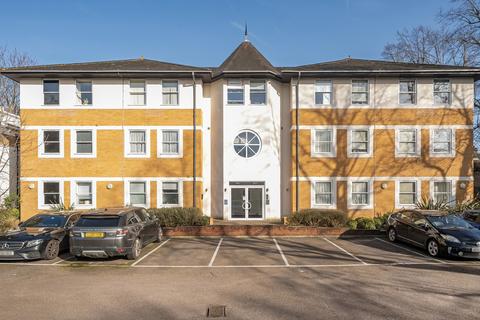 Cricket Green, Mitcham CR4