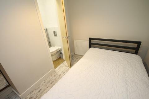 3 bedroom flat to rent, Milton Works, city center, Sheffield, S1