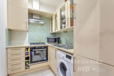 2 bedroom flat to rent, Westbourne Gardens, London W2