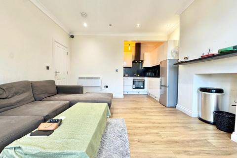 3 bedroom apartment to rent, LONDON SE20