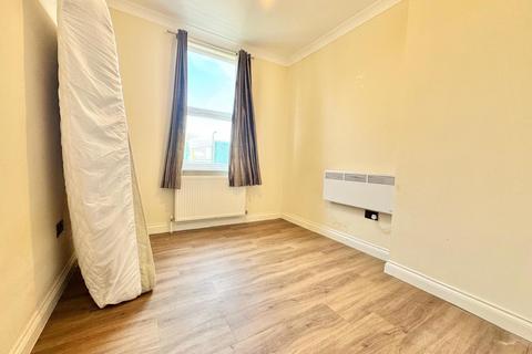 3 bedroom apartment to rent, LONDON SE20