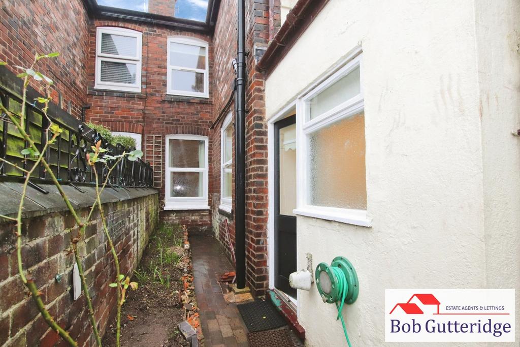 Enclosed rear yard