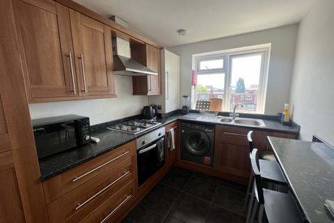 2 bedroom flat to rent, Nicola Close, Harrow