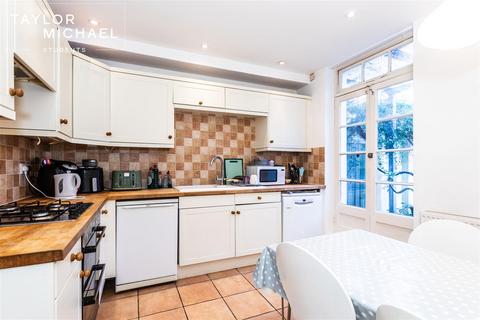 5 bedroom terraced house to rent, Rugby Place, Brighton
