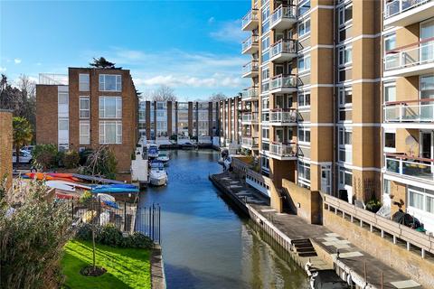 4 bedroom end of terrace house for sale, Marina Way, Teddington
