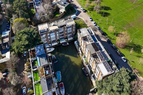 4 bedroom end of terrace house for sale, Marina Way, Teddington