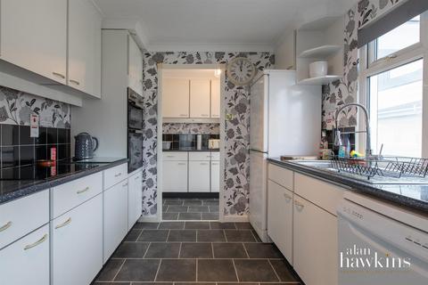 undefined, Church Park, Bradenstoke SN15 4