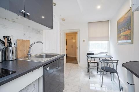 Studio to rent, Bishopsgate, London, EC2M