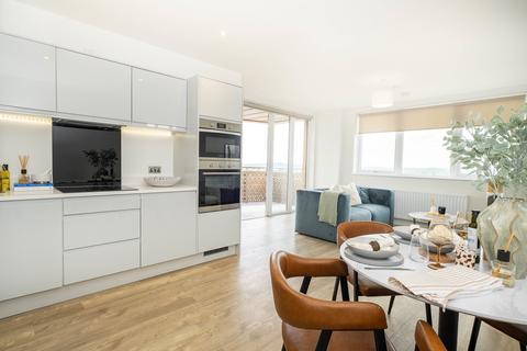 2 bedroom apartment to rent, Elmsleigh Road Staines TW18
