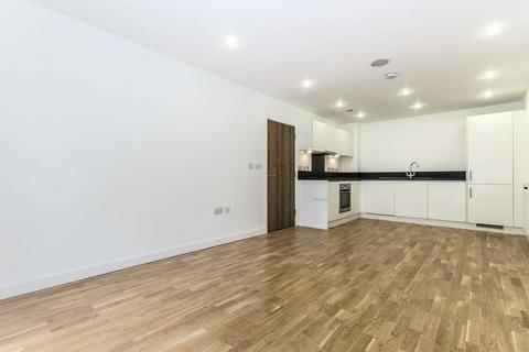 2 bedroom flat to rent, Rosemont Road, London W3