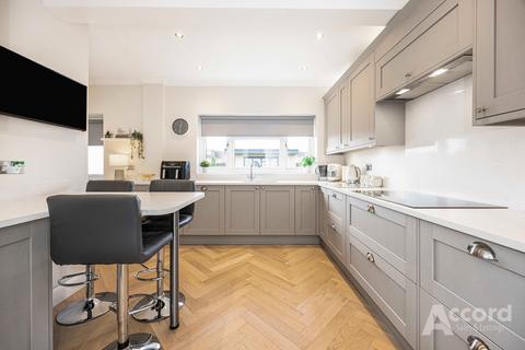4 bedroom semi-detached house for sale, Clyde Way, Romford, RM1