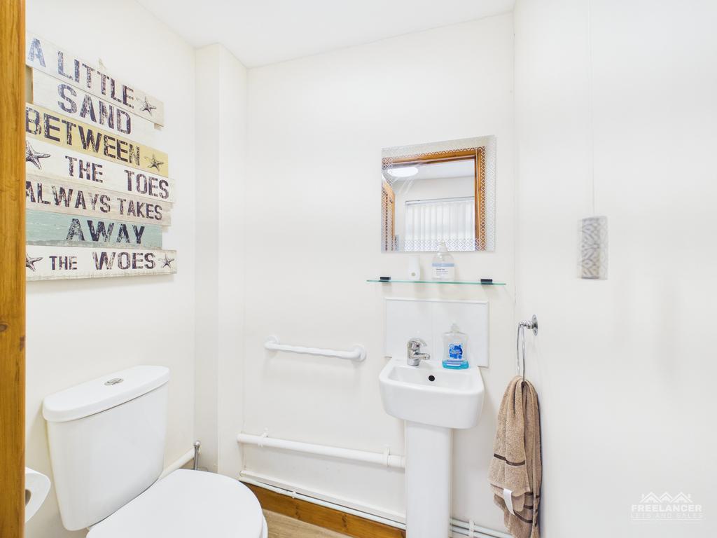 Ground floor wc