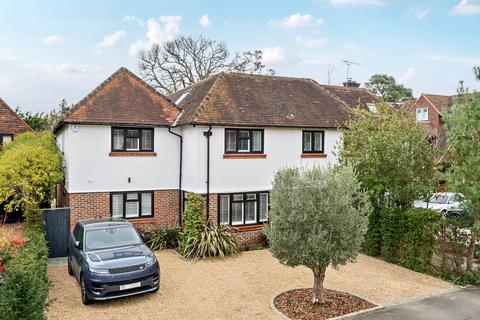 undefined, Oatlands Close, Weybridge, KT13
