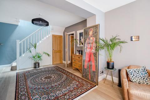 undefined, Oatlands Close, Weybridge, KT13