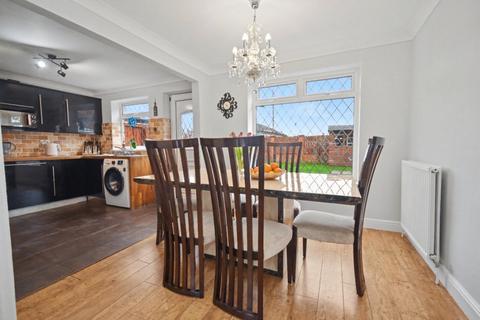 3 bedroom detached house for sale, Alverthorpe Road, Wakefield, West Yorkshire